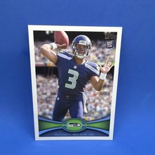 2012 Topps - Russell Wilson #165 Stands in Background (RC)