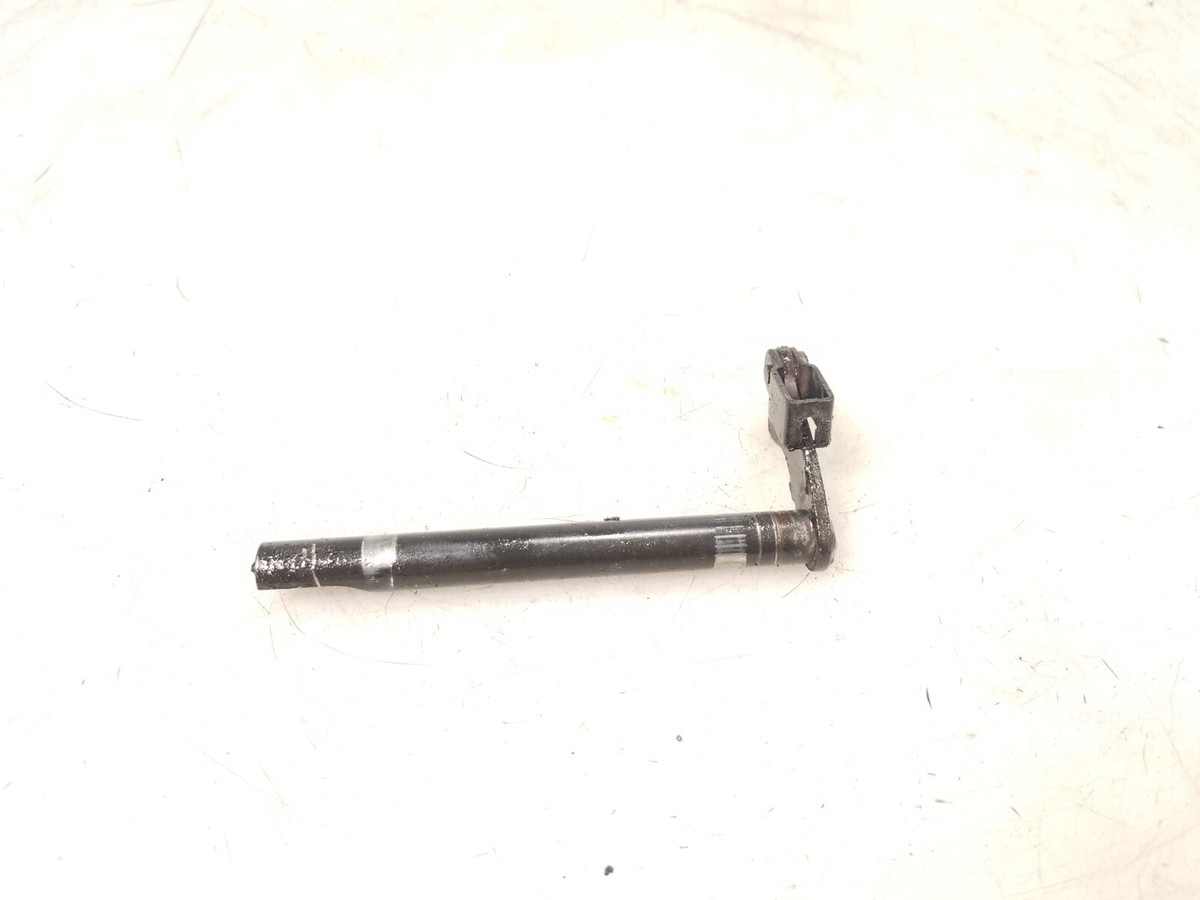 a_yu60包 6896026198 Genuine Toyota STAY ASSY BACK 68960