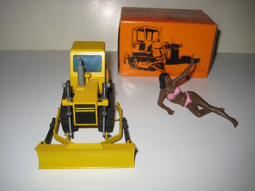 MASSEY FERGUSON 300 PLANIERRAUPE #129.3 NZG 1:50 OVP - Picture 3 of 5