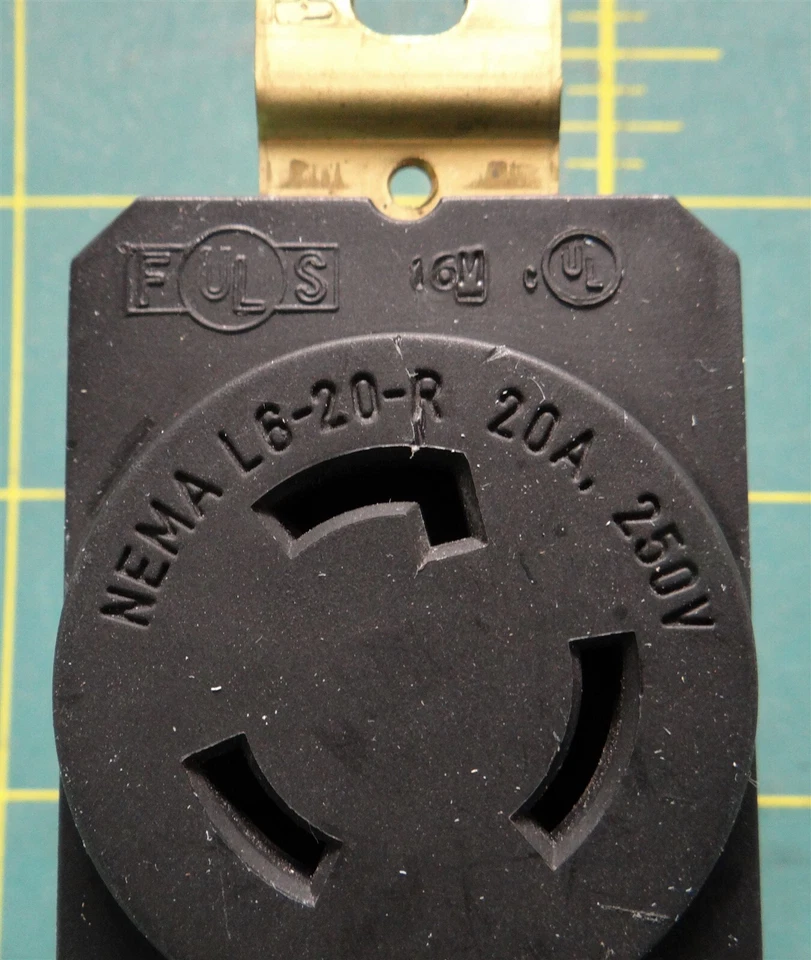 Legrand WC596/81-1 L620R Turnlock Single Receptacle 20A 250VAC 2 Poles 3 Wires - Image 2 of 4