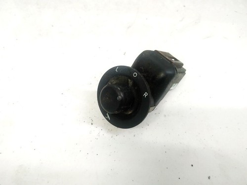 Wing mirror switch