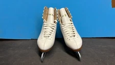 New Discontinued Celebrity skates size 5.5W with Ultima Aspire XP blade NEW