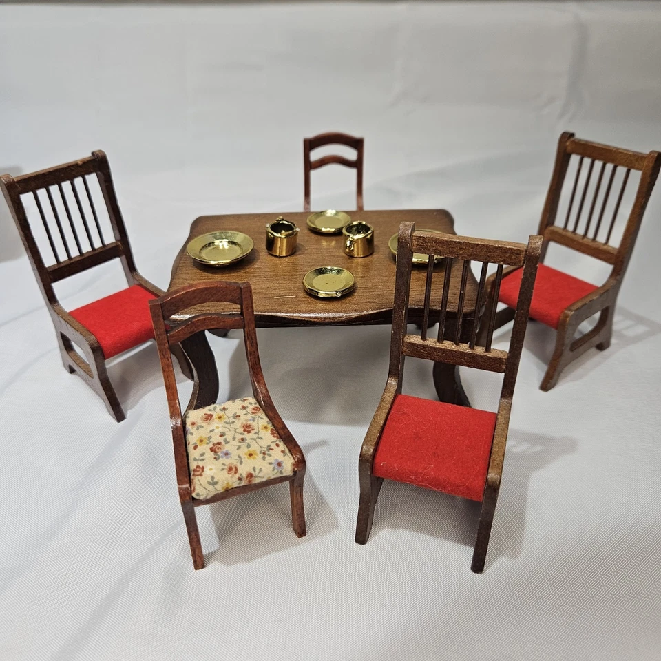 Lote de muebles vintage de madera para casa de muñecas 1:12 con dosel cama, guardería, comedor, alfombra Foto 2 de 4