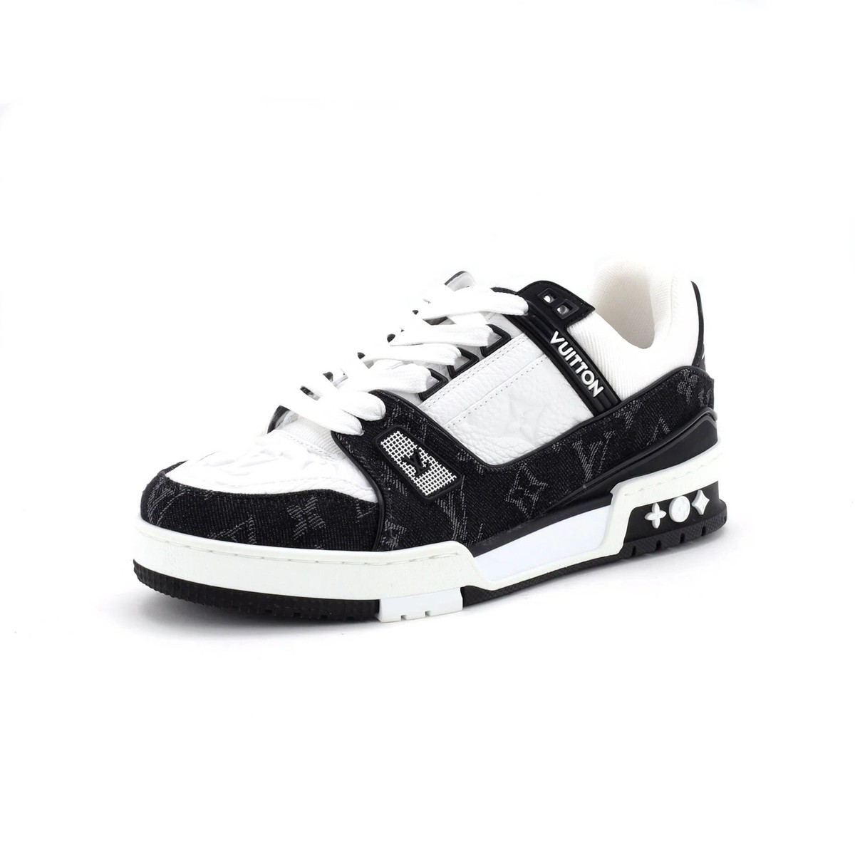 LOUIS VUITTONスニーカー Louis Vuitton Men's LV Trainer Sneakers Monogram Empreinte Leather