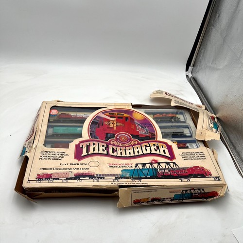 Juego de tren eléctrico vintage Bachmann The Charger escala N #4320 Santa Fe con caja | Condition: Used