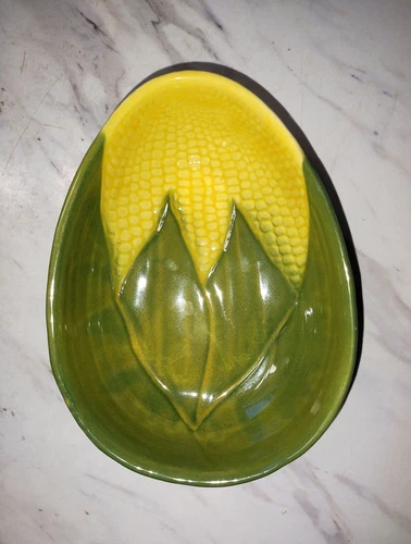 Vintage Shawnee 94 Corn King oval fruit bowl