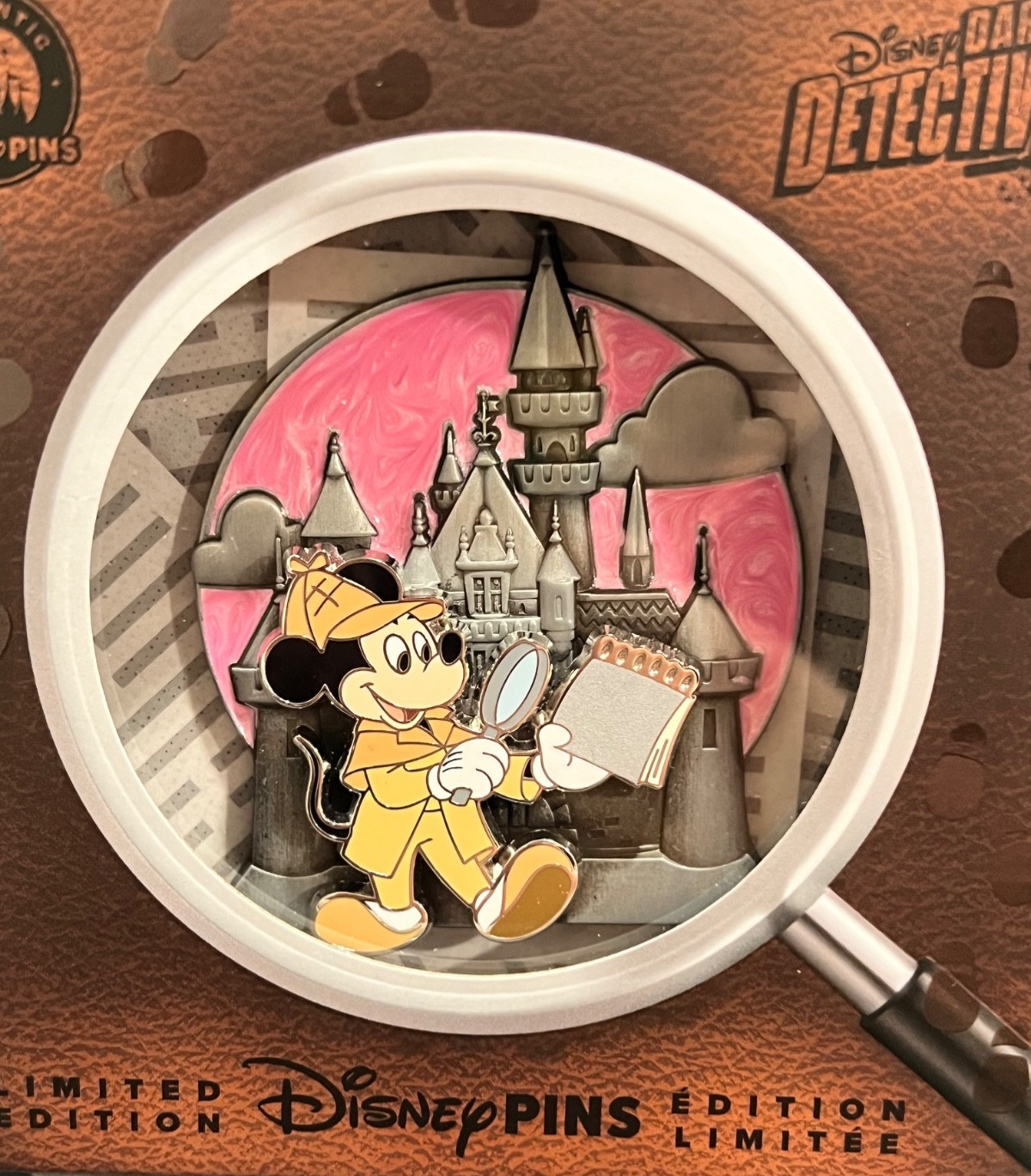 2026 Daring Detectives DISNEYLAND MICKEY MOUSE Mini Jumbo pin LE 4000
