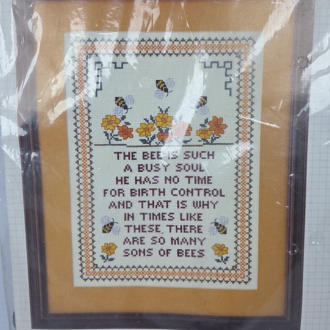 VINTAGE BUCILLA COUNTED CROSS STITCH KIT NUMBER 49661 " BEE'S WORK" SIZE: 9"X12"