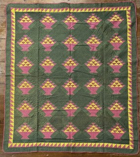Antique Patchwork Quilt 69x80 Flower Basket Pattern Excellent Condition