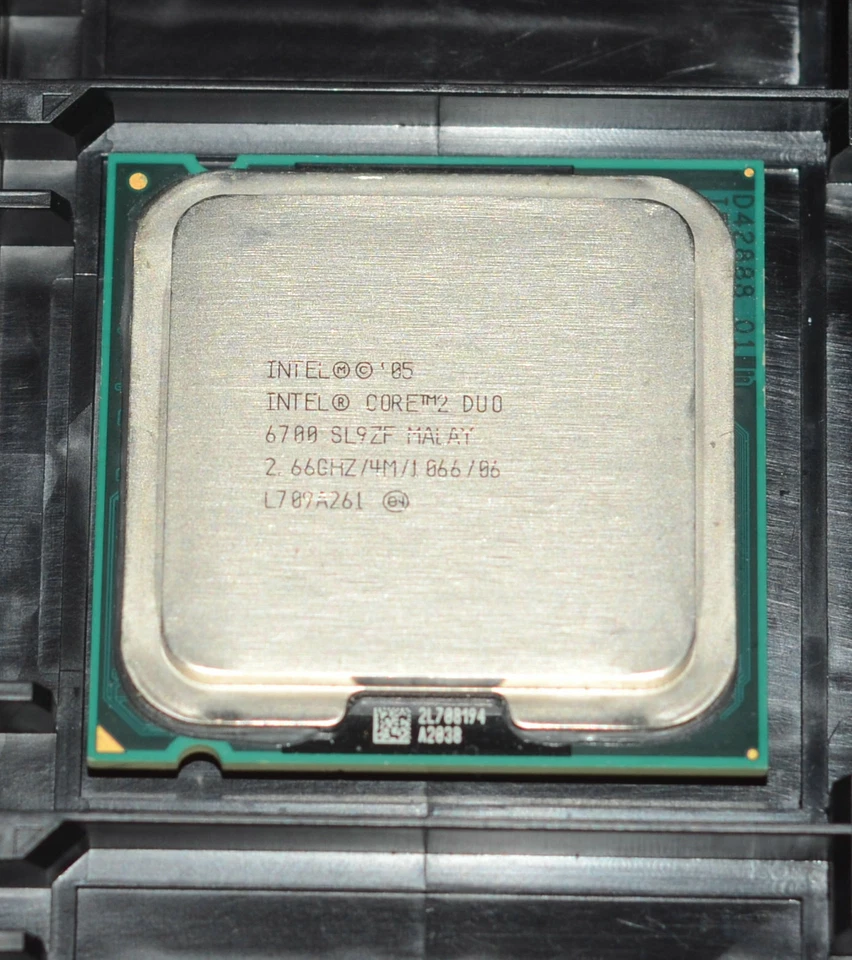 Intel Core 2 Duo E6700 2.66 GHz Dual-Core SL9ZF Processor - Image 3 of 4