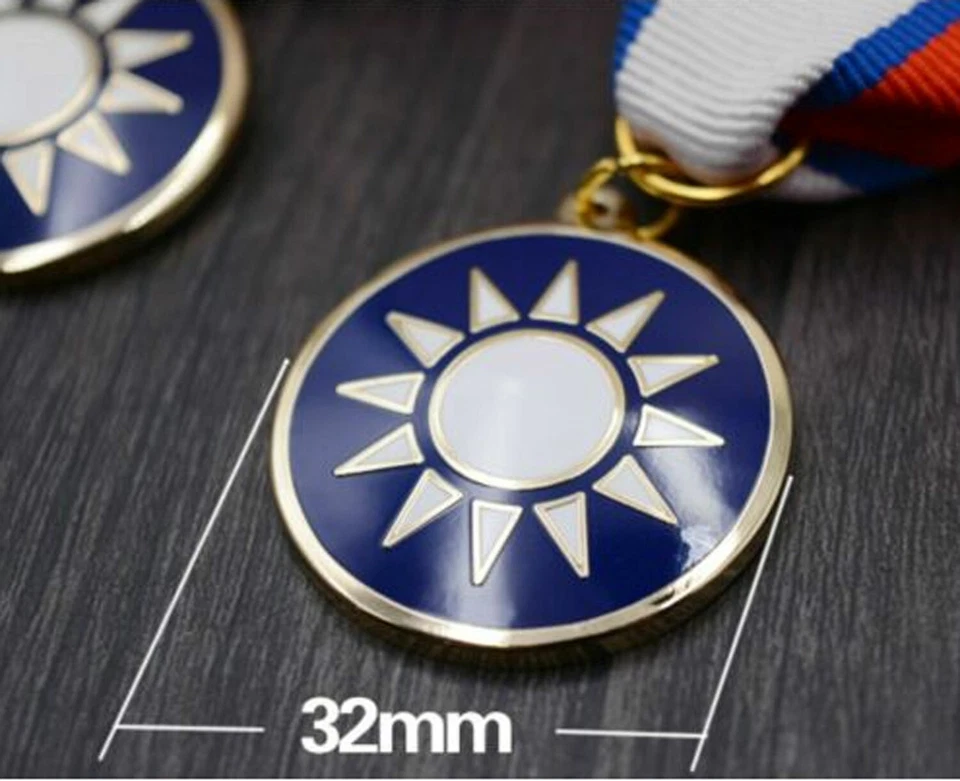 JUEGO DE CINTA MEDALLA INSIGNIA OFICIAL KMT CHINO SEGUNDA GUERRA MUNDIAL BANDERA KMT Foto 4 de 4