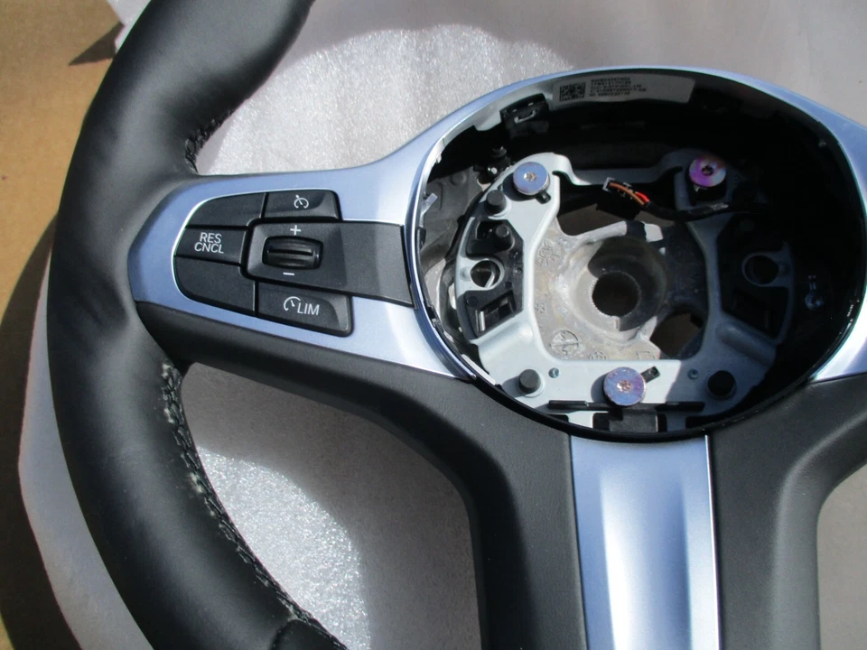 BMW X3 X4 2018 2019 2020 2021 volante OEM 310626810-AA Foto 2 de 4