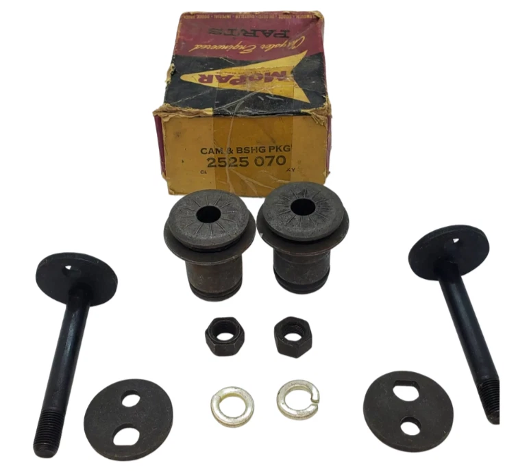 Комплект кронштейнов прогиба и втулки верхнего рычага управления 65-68 Plymouth 2525070 новые из старых запасов. - Изображение 2 из 4