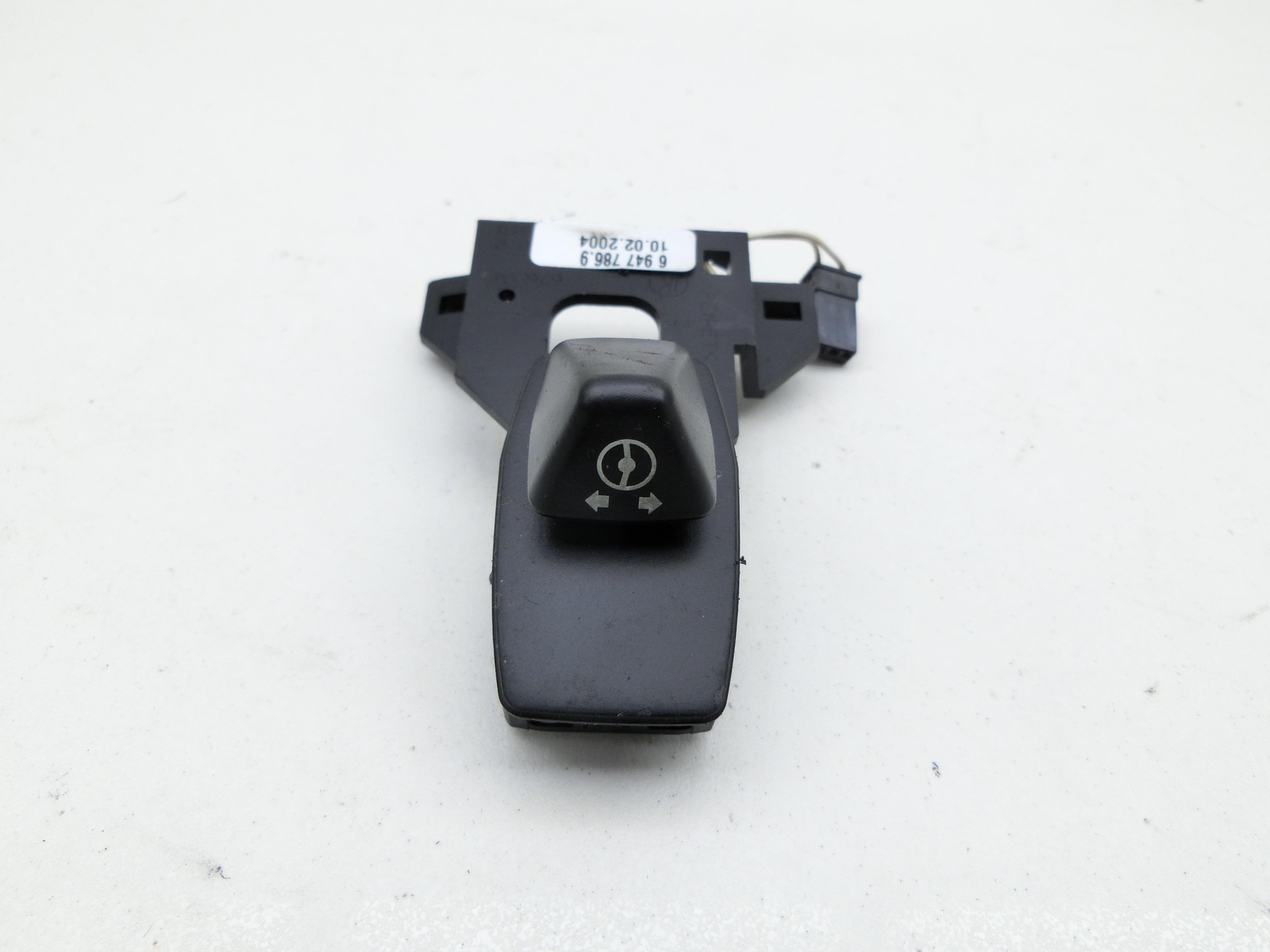 BMW 5 E60 E61 2004 Steering height control switch 69477869 EUO74 