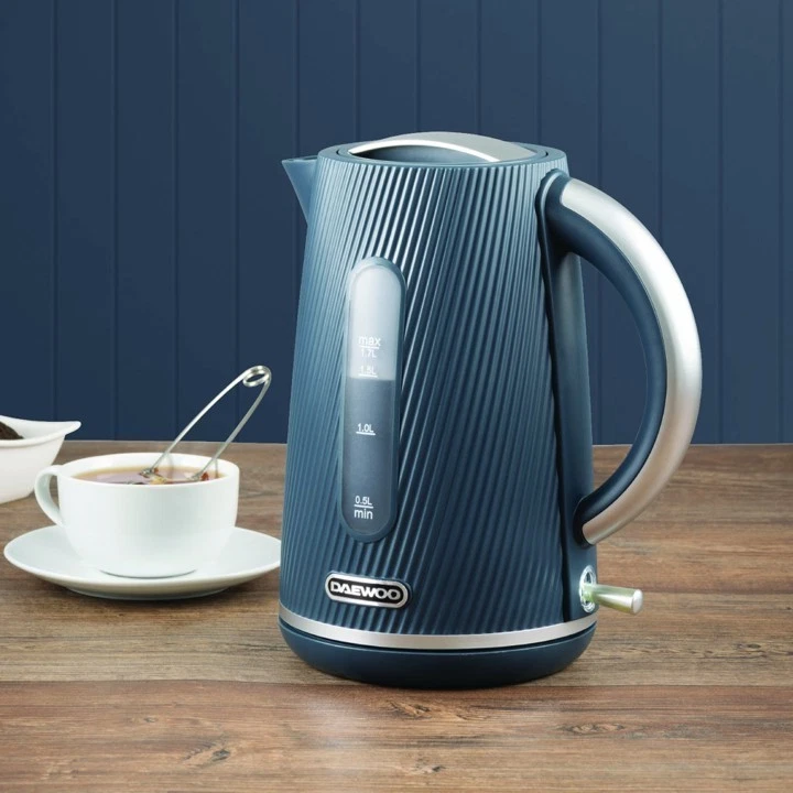 Daewoo Cascade 1.7L 3kW Rapid Boil Electric Kettle Modern Navy
Opens in a new window or tab