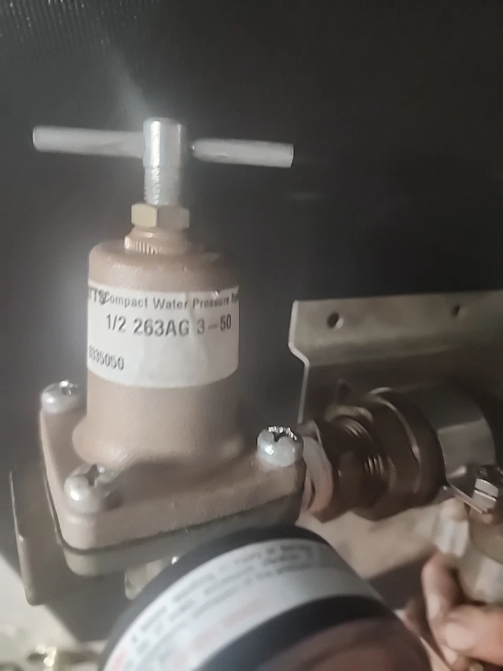 Watts Compact Water Pressure Regulator Mounted Assembly - Image 3 of 4