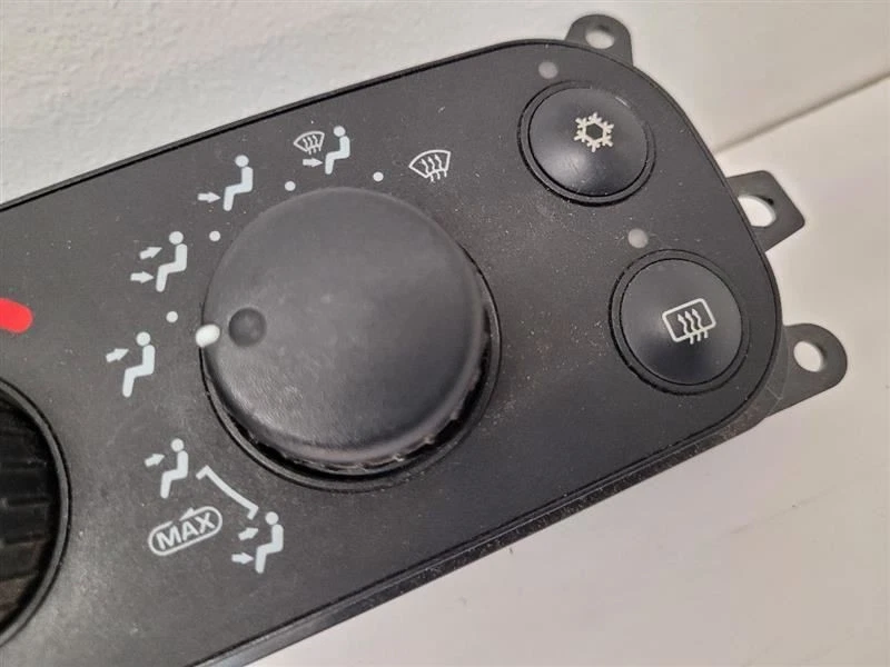 Control de temperatura Dodge Dakota 2002 con vidrio trasero sin calefacción 55056247AA Foto 2 de 4