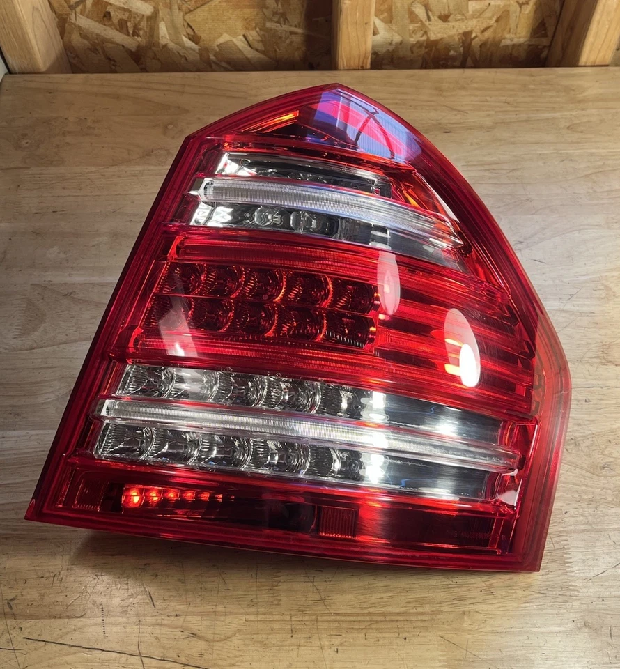 2010-2012 Mercedes-Benz GL450 GL550 Right Side Tail Light Lamp A1648203664 OEM✅ - Image 3 of 4