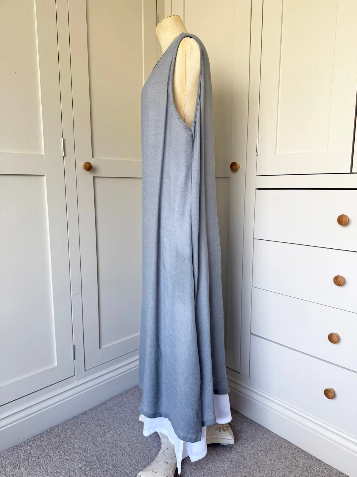 UNDERCOVER IL GUARDAROBA BAMBÙ TASCA SEGRETA ABITO LUNGO DUE STRATI GRIGIO E BIANCO M L