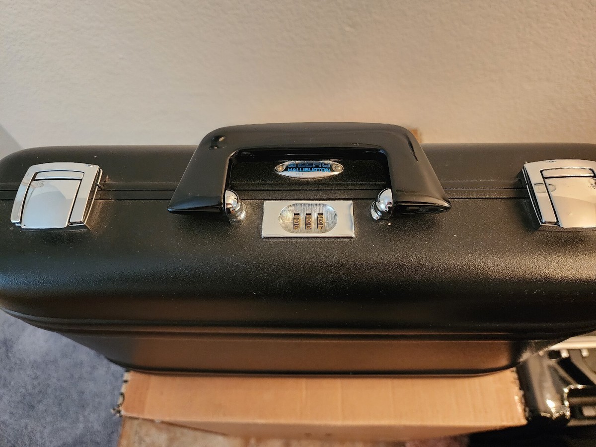 Zero Halliburton Aluminum Metal Hard Case Briefcase Black - 18 x