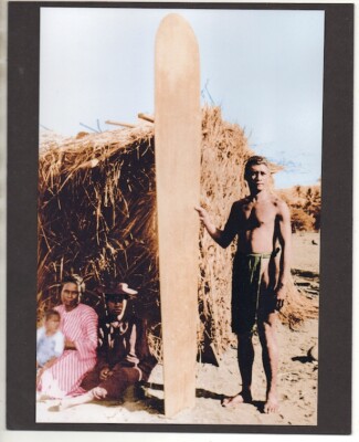 HAWAIIAN SURFER AND FAMILY NEAR WAIKIKI BEACH 1890s?  COLORED B&W ON 8X10'' MATT