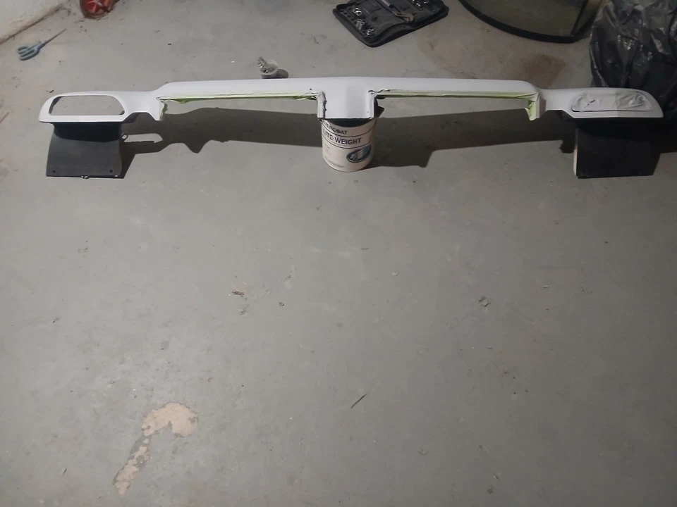 1973 年 Oldsmobile Delta 88 前下帷幔镀铬装饰 — 第 2/4 张图片