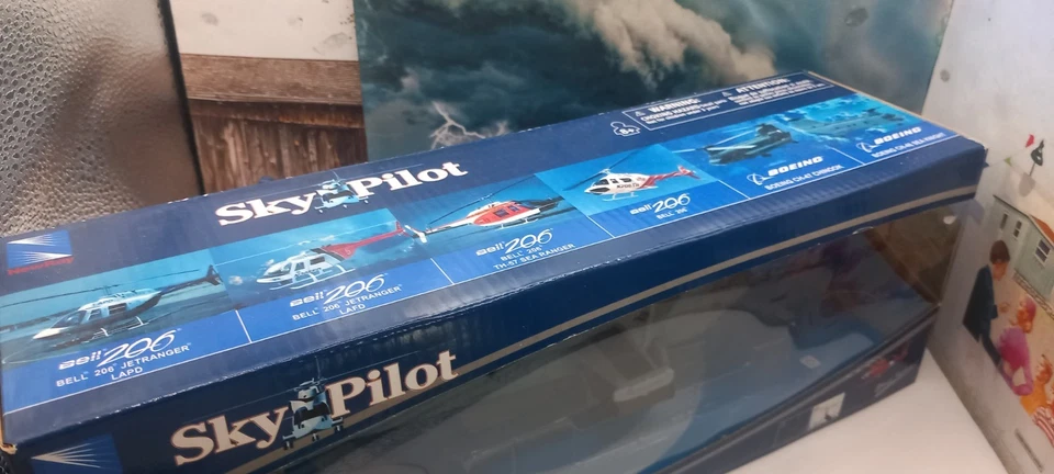 HÉLICOPTÈRE BELL AH 1Z COBRA US ARMY NEUF 1/55° NEW RAY 26123 - Photo 2/4