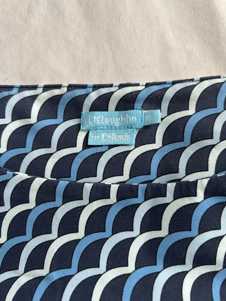 Vestido Vaina J. McLaughlin Estampado Ondulado Cintura Acanalada Para Mujer Talla XS Azul Clásico Foto 3 de 4