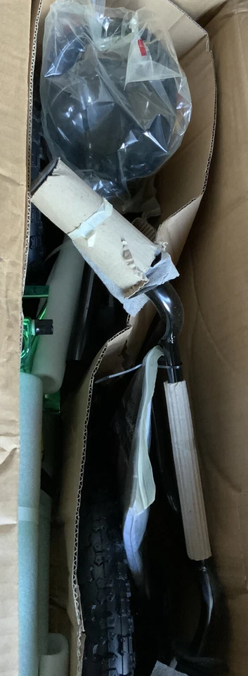 ✅ MANTIS 12”  Kids Bike, Green, Slightly Distressed Box, - Image 2 of 3