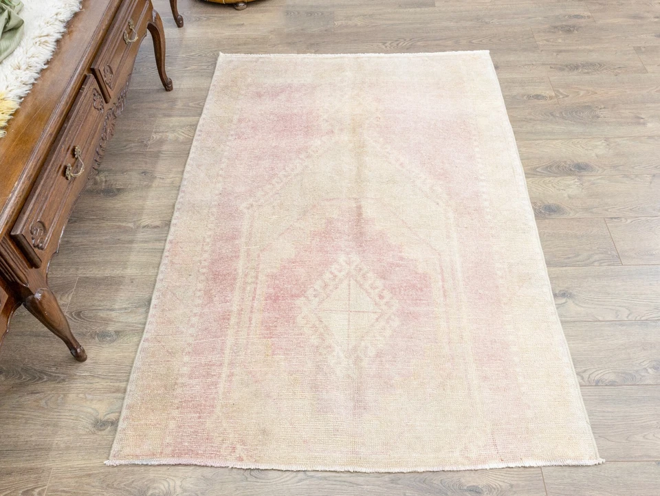 4x5.7 ft Turkish Vintage Oushak Rug – Faded Blush & Ivory – Japandi Decor Wool - Image 4 of 4