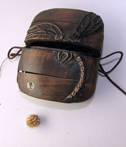 Caja de madera inro japonesa tallada tombo libélula netsuke faja bola palanca firmada - Imagen 1 de 7