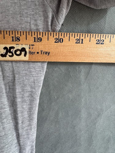 Tommy Hilfiger Boys Youth Graphic T Shirt Mod Gray Size XL V-neck - Picture 2 of 5