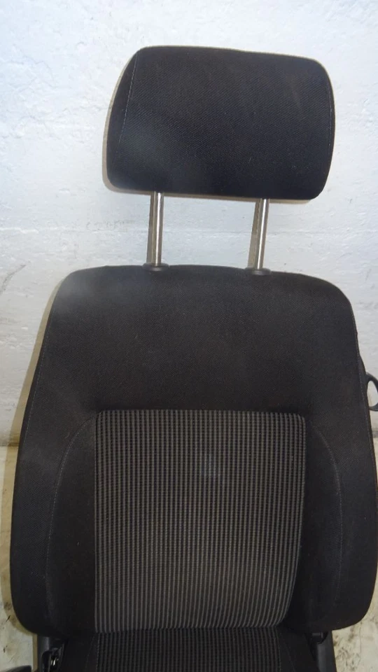 VW GOLF MK4 (1998 > 2006) PASSENGER SIDE FRONT SEAT  3d 1J3882011 - Image 2 of 4