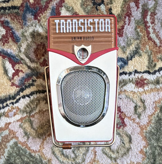 Portable Transistor AM/FM 2 Band Battery Radio Headphone Jack Type A Plug