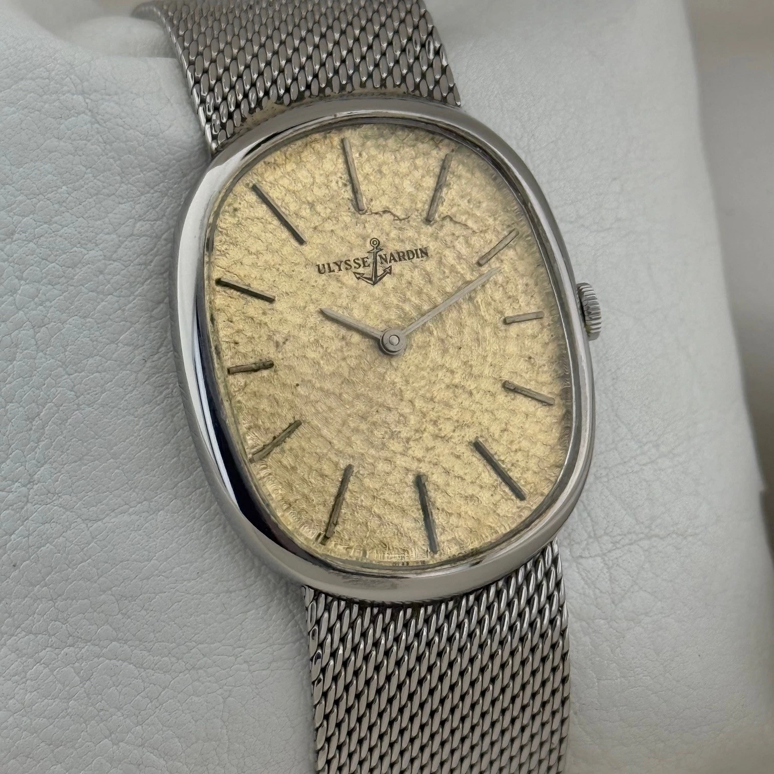 Ulysse Nardin — Vintage Ulysse Nardin Classic Ultra-Thin Watch, Textured Dial, Cal. N110B, 70s