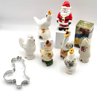 LOT OF EIGHT PIE BIRDS/PIE FUNNELS SANTA ROOSTER PELICAN & ROOSTER COOKIE CUTTER