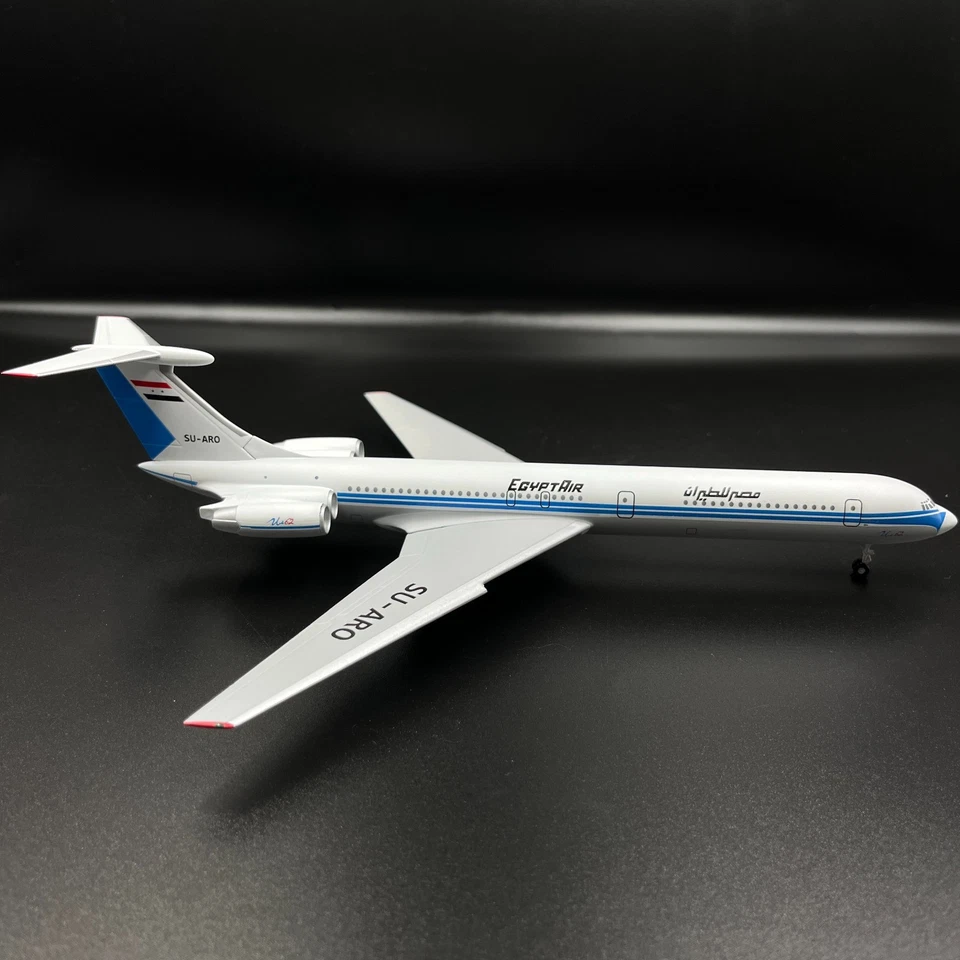 Ilyushin 62 Il-62M EgyptAir SU-ARO – Scale 1:200 - Image 2 of 4