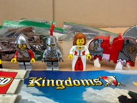 LEGO Castle 7947 Prison Tower Rescue 5 Minifigures 365 Pieces No Box Pre-Owned