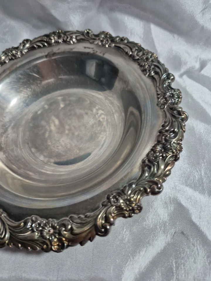 Tigela de servir vintage Reed & Barton Burgandy #2305 padrão prata 7"    - Imagem 4 de 4