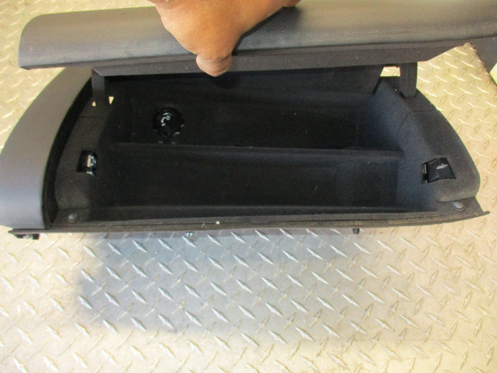 14-17 2017 Maserati Ghibli GLOVE BOX STORAGE COMPARTMENT BLACK 17326301