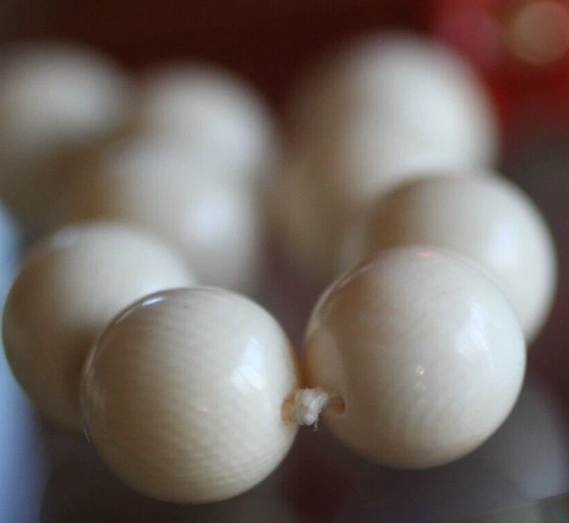 Contas e fechos de ouro 14K vintage *15" com 18 contas naturais de coral vermelho cor creme: - Imagem 2 de 4