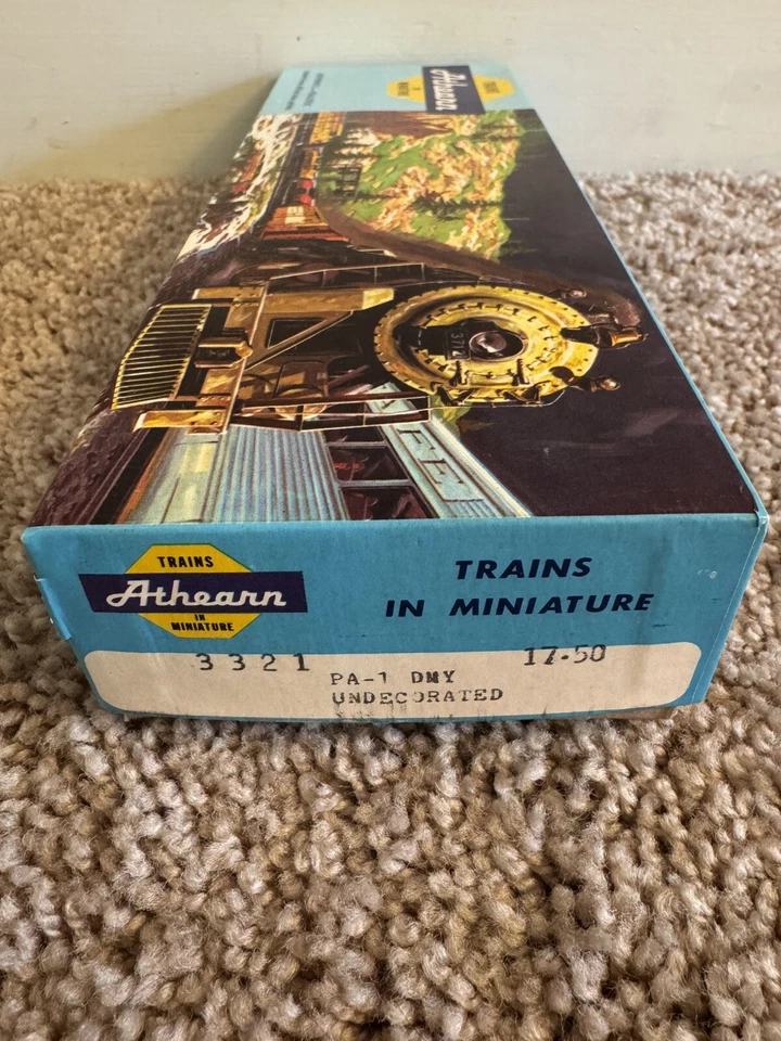 Athearn HO Scale 3321 Undecorated ALCO PA1 Diesel Locomotive Dummy NIB   - Image 2 of 4
