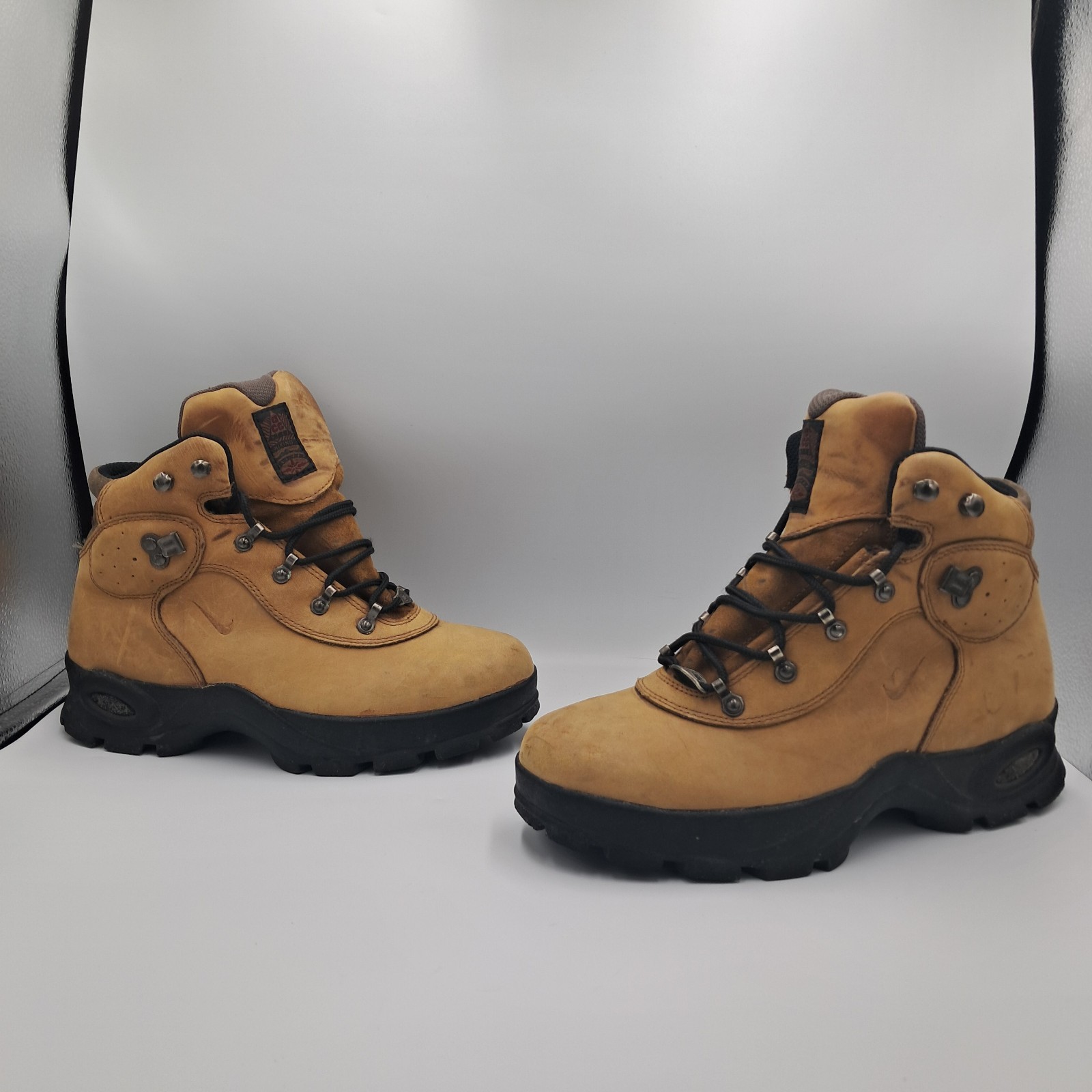 Size 7.5 - Vintage Nike Air ACG 90's Brown Leather Sneaker Boots - 961012