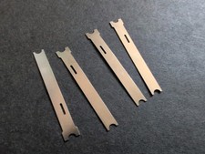 4 molle in metallo sotto chiavi Yamaha Tyros 2, 3, 4, 5 x 