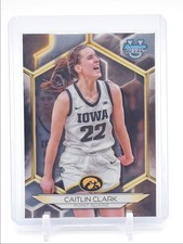CAITLIN CLARK 2023-24 BOWMAN UNIVERSITY BEST BASKETBALL BASE IOWA B Q0902