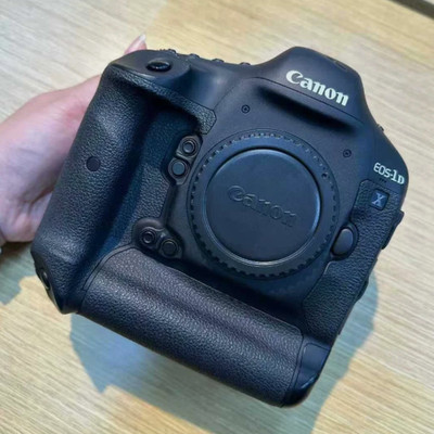 Canon EOS 1DX 18.1MP Professional DSLR Camera Only Body    English language!