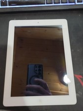 Apple iPad 4th Generation A1460 32GB Wi-Fi 9.7" silver Works Good Condition