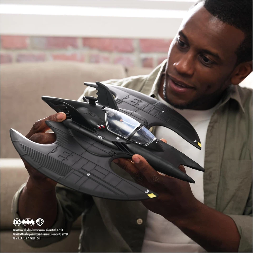 DC Comics Batman, Batwing and 4-Inch Batman Figure Set, 1992 Batman Returns Limi - Image 3 of 4