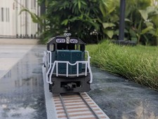S?Scale GP15 Locomotive (BNSF) ? Strong Plastic Model w/ Auto Coupler & Bogies