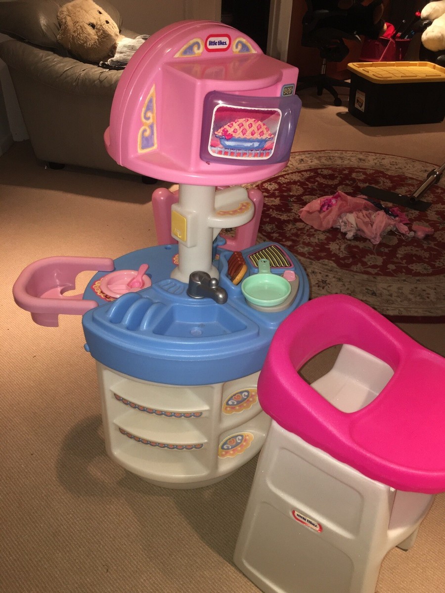 Little Tikes Circular Kitchen With Furniture And Food